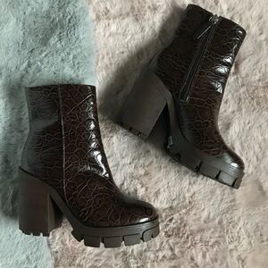 Schutz gwendoline croc caym embossed new bison platform boots